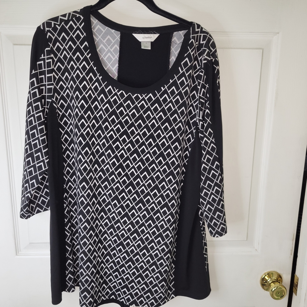 CJ Banks Black and White Geometric Women's Top - 1X